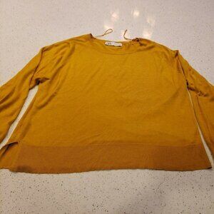 Zara Sweater M Mustard Yellow Gold Light Weight Long Sleeve